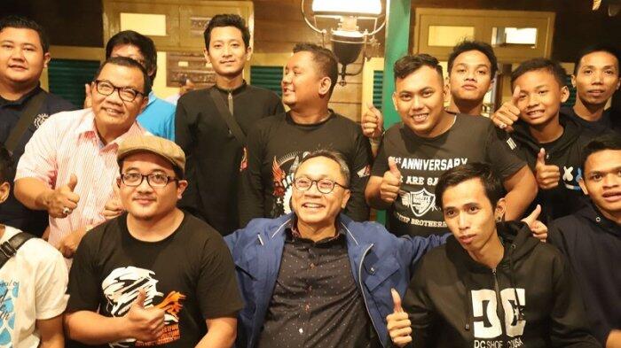 Saat Zulkifli Hasan 'Mabar' Bareng Komunitas Mobile Legends Surabaya