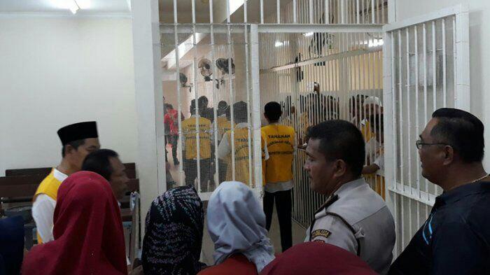 Takbir Iringi Para Terdakwa Persekusi yang Telanjangi Dua Sejoli