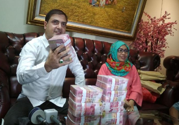 Sandiaga Siap Tertibkan Baliho Gatot Nurmantyo dan Sam Aliano