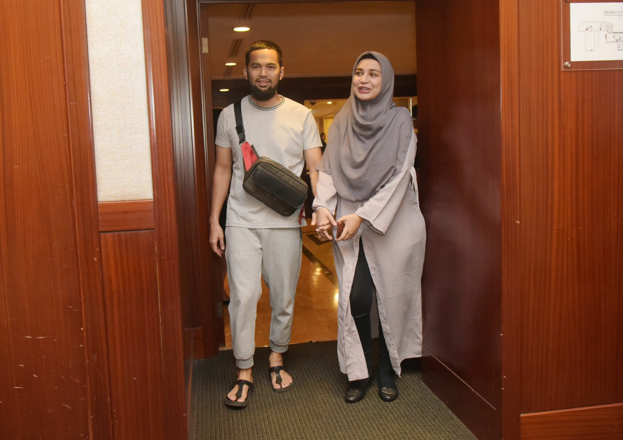Shireen sungkar-Teuku Wisnu Berbagi Kebahagiaan