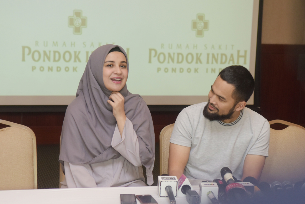 Shireen sungkar-Teuku Wisnu Berbagi Kebahagiaan