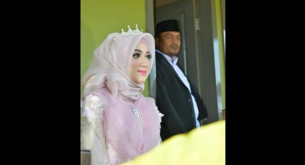 Pernikahan Kepala Desa Viral, Fokus Sama Wajah Pengantin Wanitanya