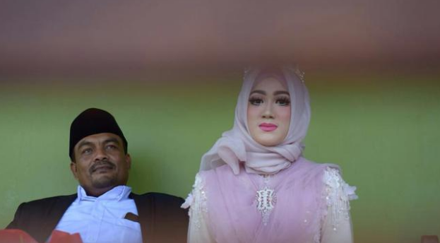 Pernikahan Kepala Desa  Viral Fokus Sama Wajah  Pengantin 