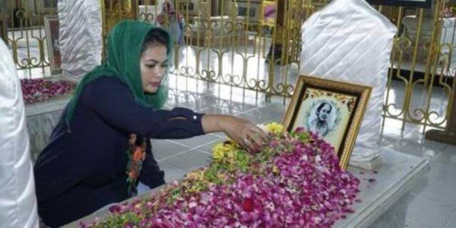 Teladani Cita-cita Emansipasi, Puti Ziarah ke Makam Kartini