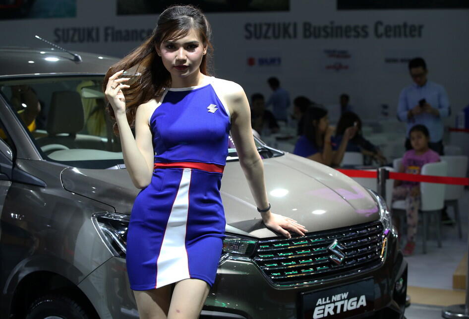 Deretan SPG Cantik &amp; Seksi di IIMS 2018