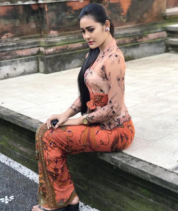 Kecantikan Ayu Sintya PNS Cantik Asal Bali Yang Bikin Cowok Lemes