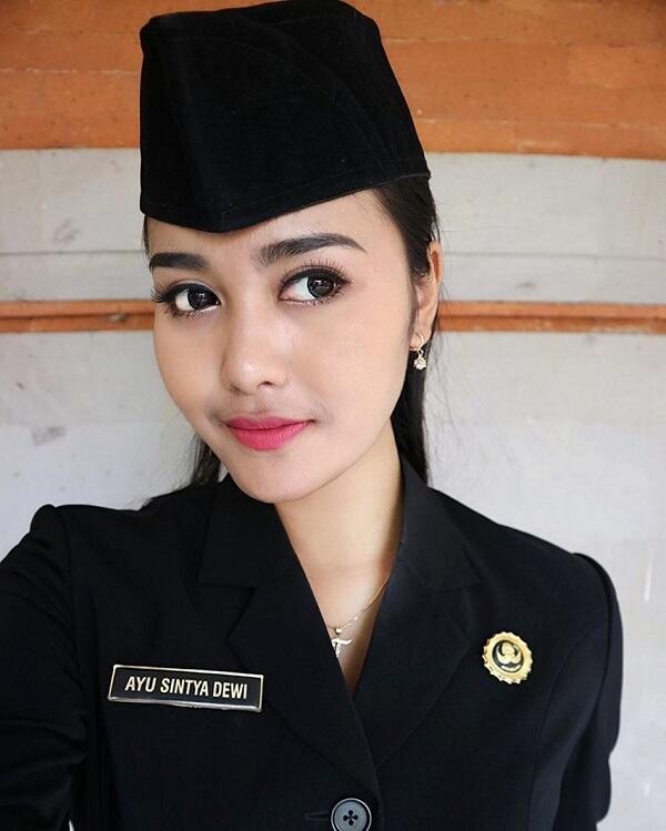 Kecantikan Ayu Sintya PNS Cantik Asal Bali Yang Bikin Cowok Lemes