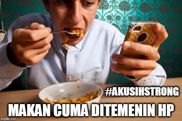 Berbagai Orang Main HP, Kalian Termasuk Yang Mana? 