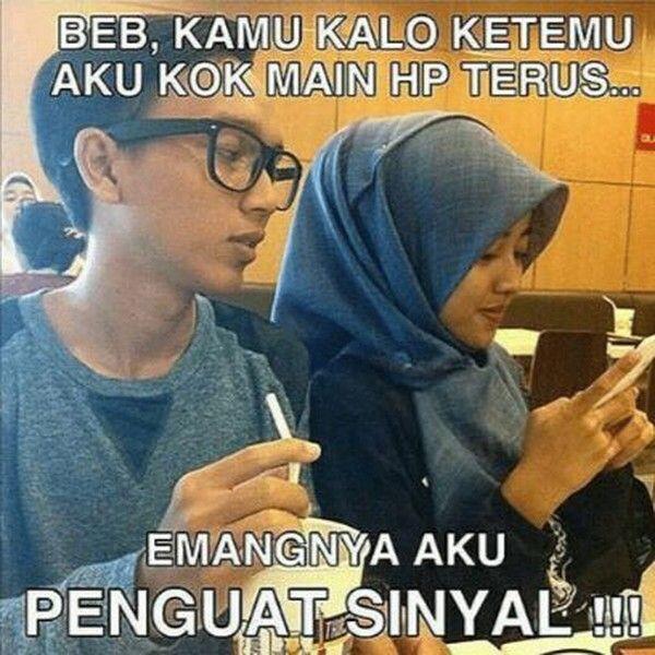 Berbagai Orang Main HP, Kalian Termasuk Yang Mana? 