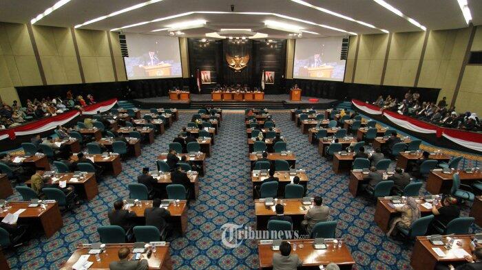 Badan Pembentukan Perda DPRD DKI Dinilai Lamban