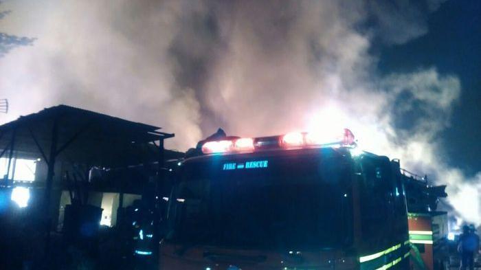 Pasar Agung Depok Terbakar, 4 Ruko dan 3 Los Hangus