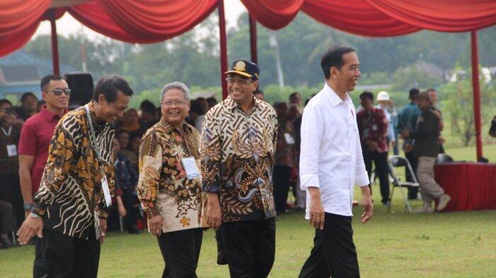Cuaca Buruk, Jokowi Akhirnya Jalan Darat dari Banjarnegara ke Pangandaran