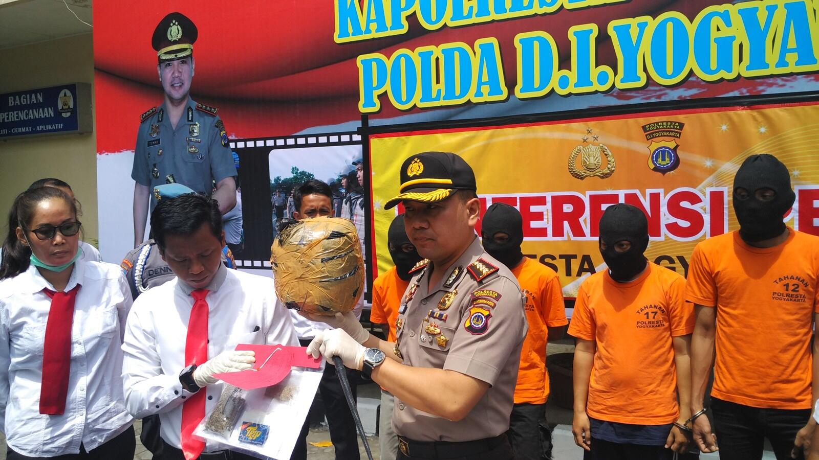 Polisi Tangkap Seorang Pengedar 2 kg Ganja di Yogyakarta