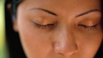 Mata Kamu Tegang? Relaksasi Pake Cara Ini Deh!