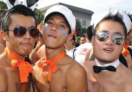 Ratusan Komik LGBT Berbahasa Cina Ditemukan di Jakarta