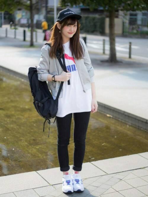 Bosan dengan Style Feminin dan Manis Manja? Coba Beralih ke Aliran Sporty Aja!