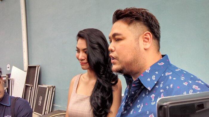 Ivan Gunawan Andalkan Whatsapp Komunikasi dengan Pacar