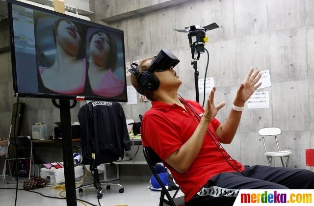 Mengintip proses syuting video porno berbasis VR di Jepang