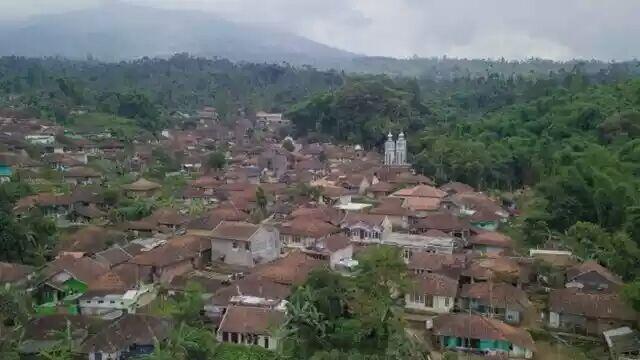 Kisah 'Walanda Sunda' di Kampung Albino Ciburuy