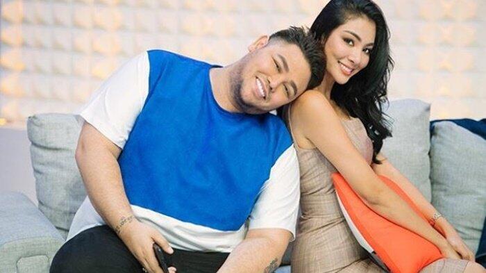 Romantis Banget! Di Kamar Hotel, Ivan Gunawan Beri Kejutan Ini untuk Faye Malisorn