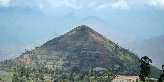 Sempat jadi misteri, 4 tempat di Indonesia ini asal usulnya sudah terkuak