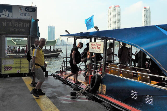 Jalan-jalan ke Bangkok? Stay at GLUR