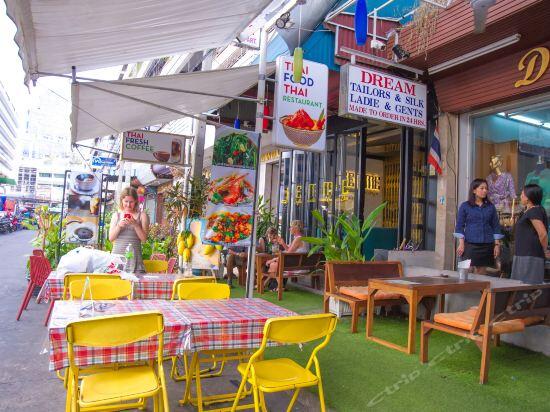Jalan-jalan ke Bangkok? Stay at GLUR