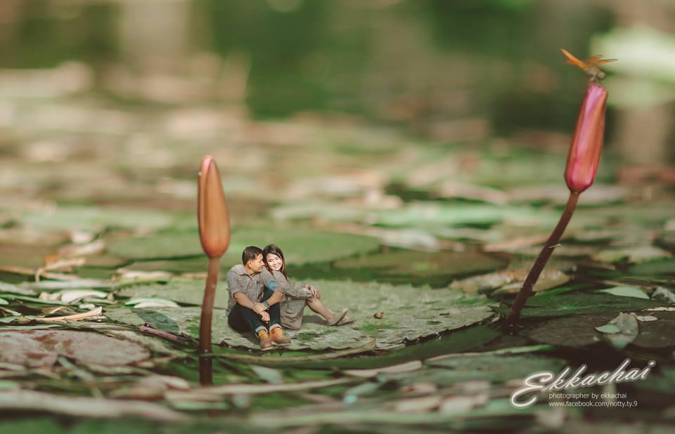 Foto Prewedding Terbaru Dengan Konsep Liliput (Miniatur)