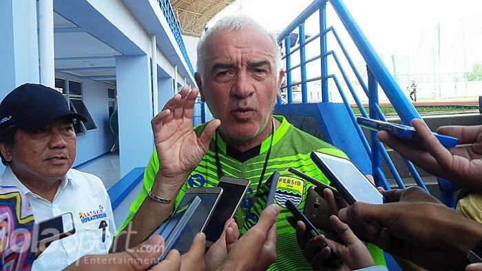 Pelatih Persib Bandung Sebut Penundaan Laga Cuma Akal-Akalan Persija Jakarta