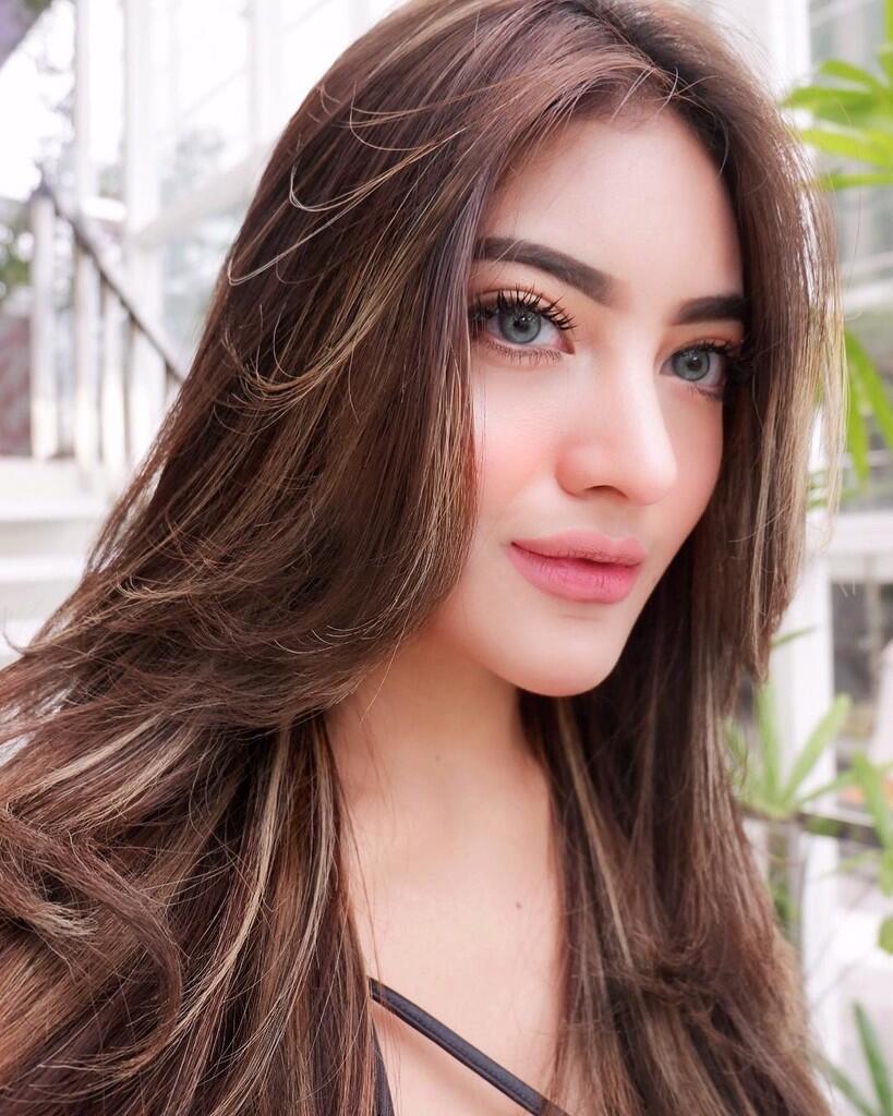 Pesona Tanaya, Model Cantik yang Dekat dengan Al Ghazali