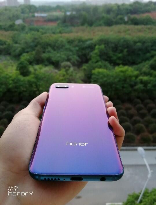 Design &amp; Finishing Honor 10 bikin Flagship lain terlihat BORING !!!
