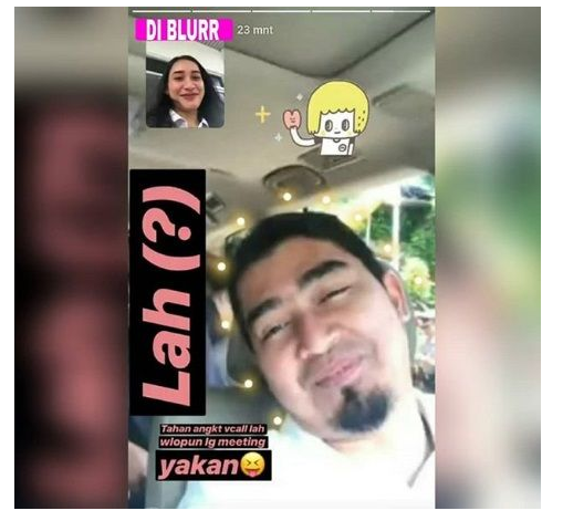 Beredar Foto Ustadz Solmed Video Call dengan Perempuan Cantik