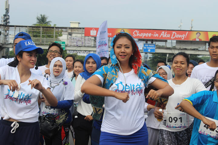 Ratusan Orang di Jakarta &amp; Makassar Jalan Sambil Nari di 'Delta Dance Walk'