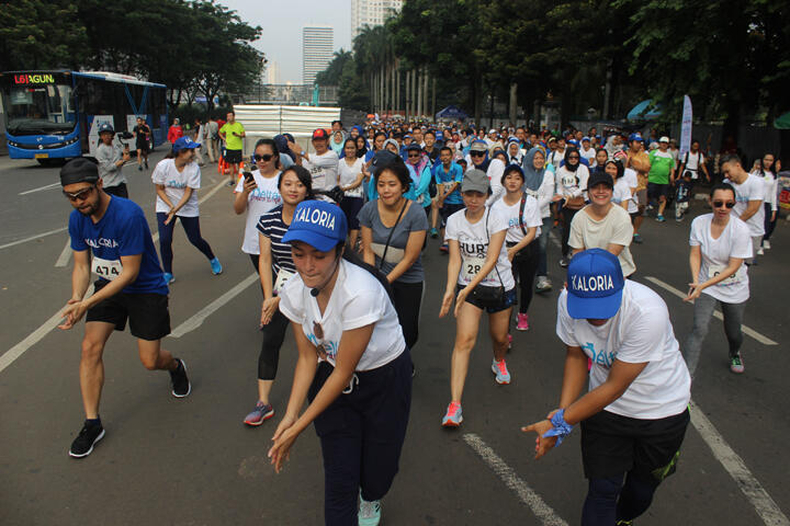 Ratusan Orang di Jakarta & Makassar Jalan Sambil Nari di 'Delta Dance Walk'