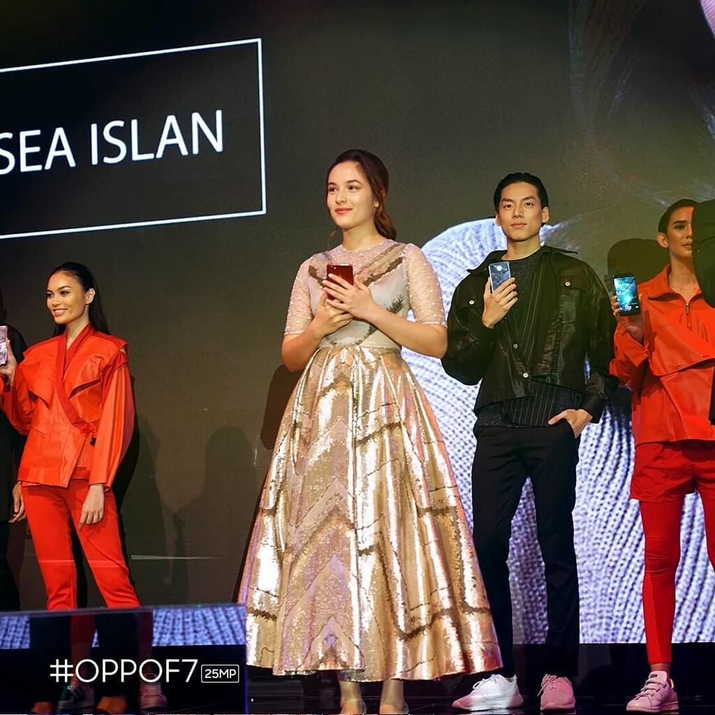 Oppo F7 Smartphone Secantik Chelsea Islan #GodaanOPPOF7