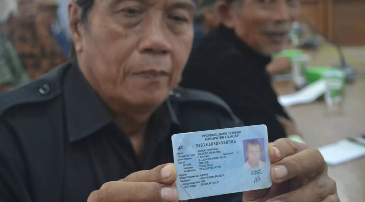 Kisah Para Penyintas di Tengah Pusaran E-KTP