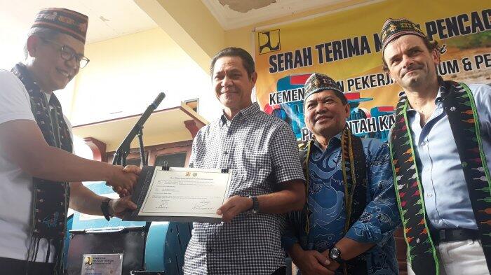 Kementerian PUPR Serahkan Mesin Pencacah Plastik Pertama Buat Labuan Bajo