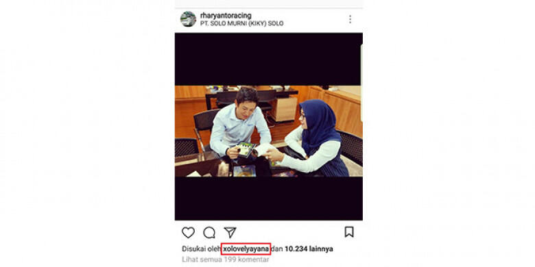 Foto Rio Haryanto Memegang Buku Agama Bikin Meleleh