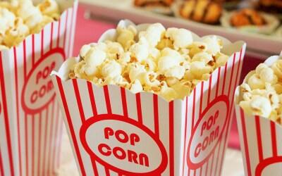 Kenapa Kursi Bioskop Berwarna Merah? Ini Penjelasan Lengkapnya