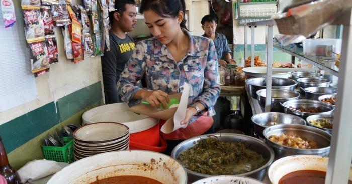 10 Tipe Penjaga Warung Makan