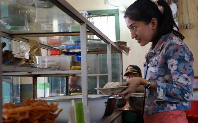 10 Tipe Penjaga Warung Makan