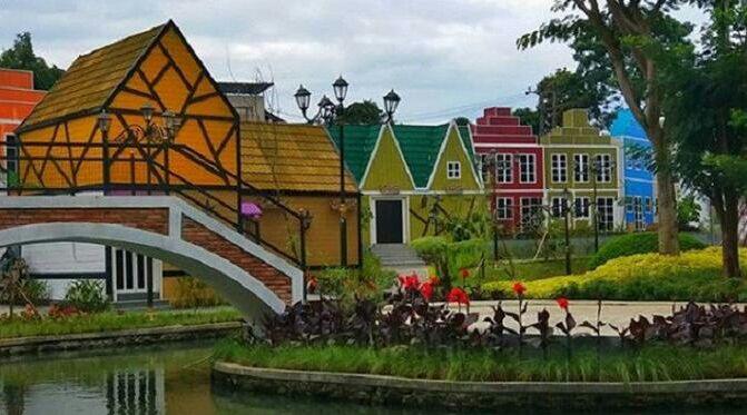Liburan ala Kampung Eropa Devoyage di Bogor. Nikmati Suasana Eropa yang Murah Meriah