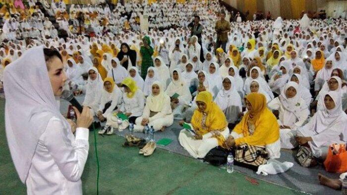 Adies Kadir hingga Arumi Gelar Istghosah Menangkan Khofifah-Emil di Surabaya