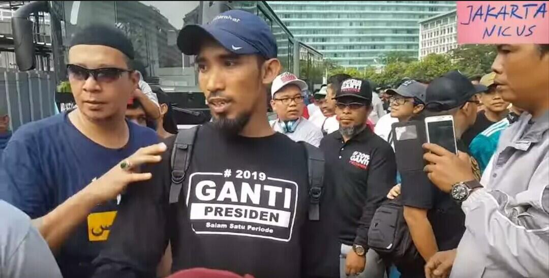 Anda Massa #2019GantiPresiden Intimidasi Massa #DiaSibukKerja? Siapkan Pengacara Saja