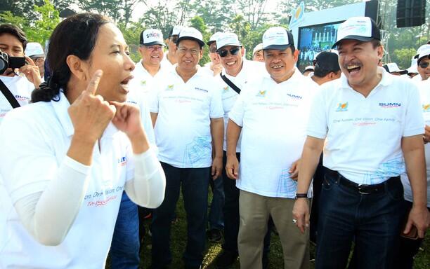 Jempol Digoyang, Rini Joget Dangdut Bareng Direksi BUMN