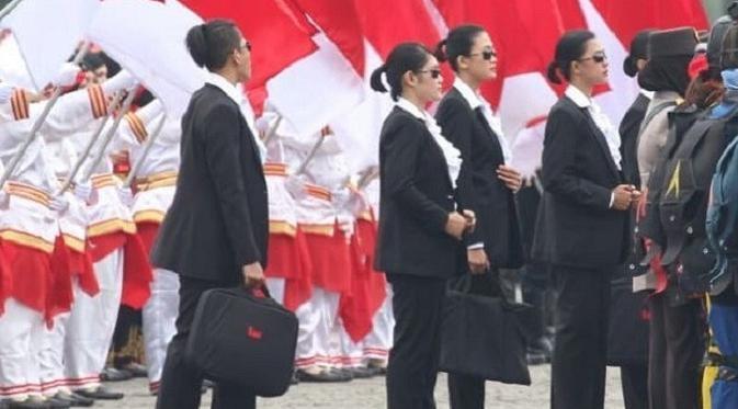 Bikin Gagal Fokus, 5 Potret Paspampres Cantik yang Kawal Jokowi