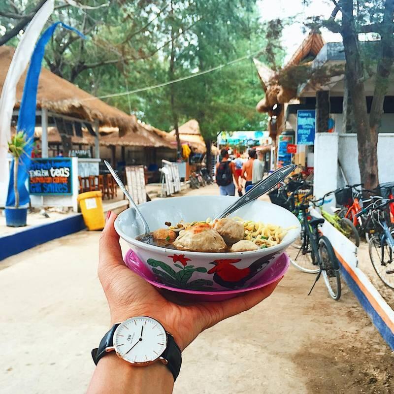 Cewek Ini Kulineran Sambil Keliling Dunia! Yuk Ikuti Keseruannya Lewat 10 Foto Ini