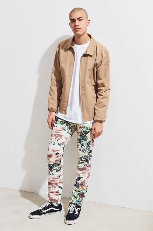 15 Inspirasi Gaya dengan Pattern Pants Ini Buatmu Jadi Modis Seketika. Cakep Bener!