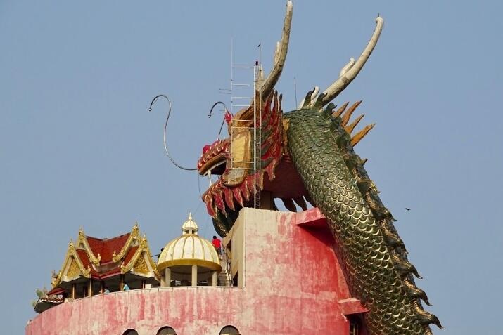 Wat Samphran, kuil naga raksasa di Thailand. Sepi Karena Isu Pelecehan Seksual