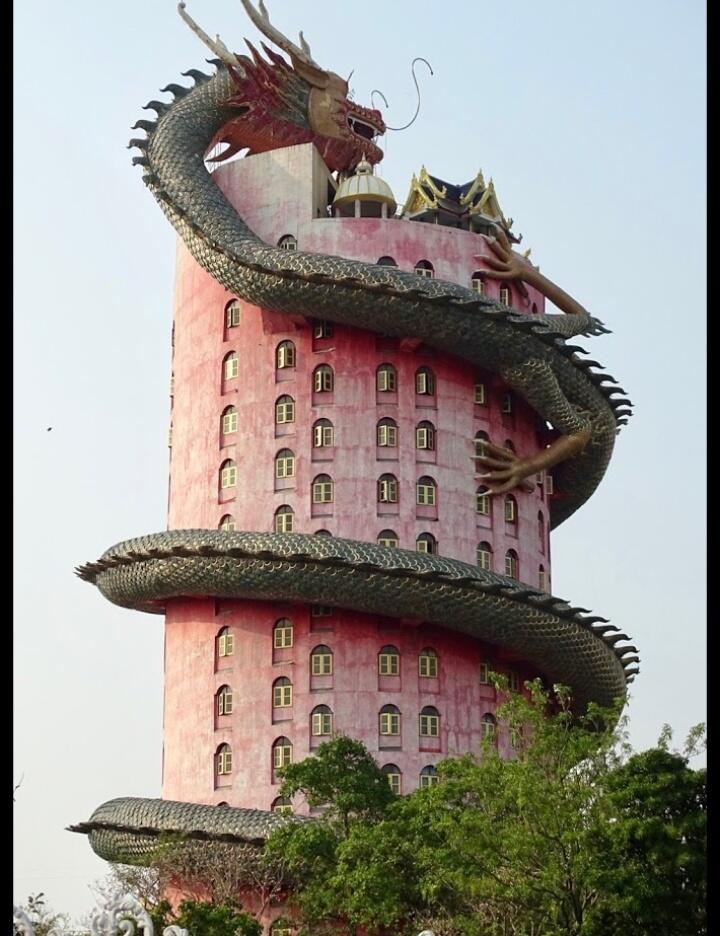 Wat Samphran, kuil naga raksasa di Thailand. Sepi Karena Isu Pelecehan Seksual